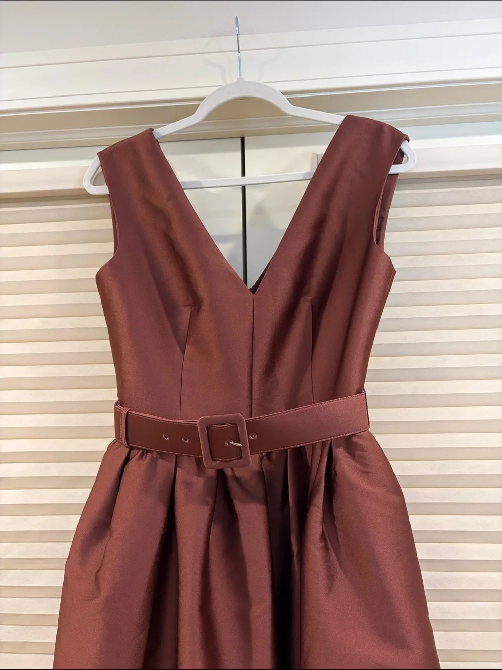 NWOT Roland Mouret Sleeveless V-Neck Belted Midi Dress in Wine, Size US 6